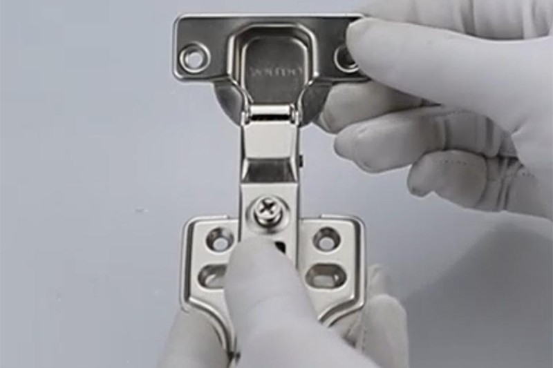 Rebound hinge with bouncer to achieve full opening effect of cabinet door